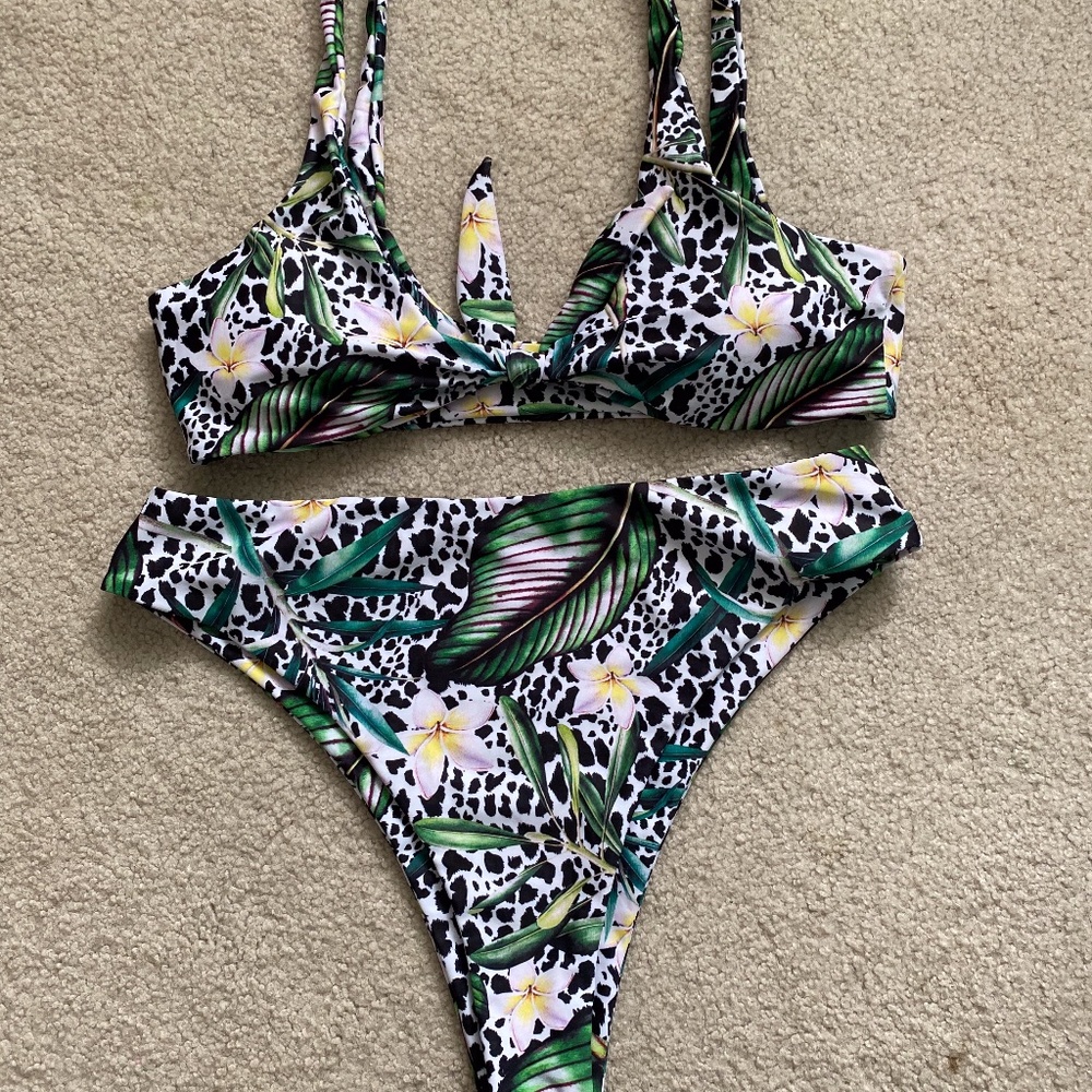 Flowered cheetah bikini